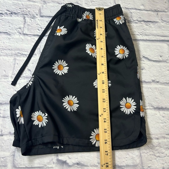 Men’s Nike Flow Swim Trunks. Daisy Sportswear Sports Essentials. Size M. - Picture 5 of 8